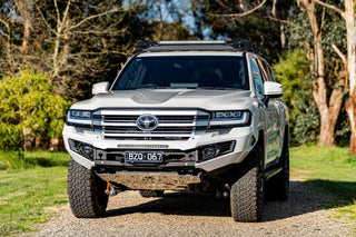 TOYOTA LAND CRUISER 300 FRONT BUMPER - RHINO 4X4 UNITED STATES