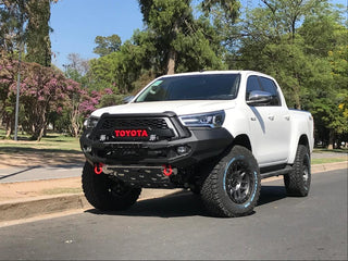 TOYOTA HILUX 2016 + FRONT BUMPER - RHINO 4X4 UNITED STATES