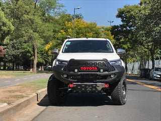 TOYOTA HILUX 2016 + FRONT BUMPER - RHINO 4X4 UNITED STATES