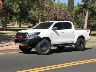 TOYOTA HILUX 2016 + FRONT BUMPER - RHINO 4X4 UNITED STATES