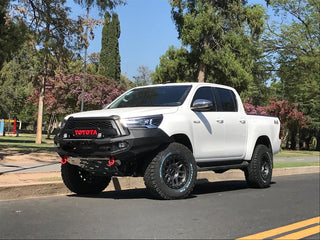 TOYOTA HILUX 2016 + FRONT BUMPER - RHINO 4X4 UNITED STATES